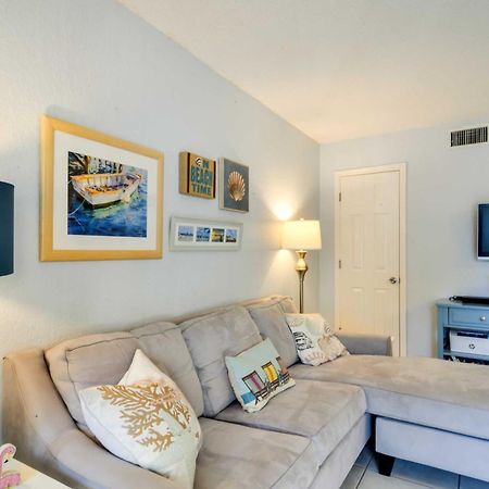 St Pete Beach Condo With Pool, 5 Min Walk To Beach! سانت بيتي بيتش المظهر الخارجي الصورة